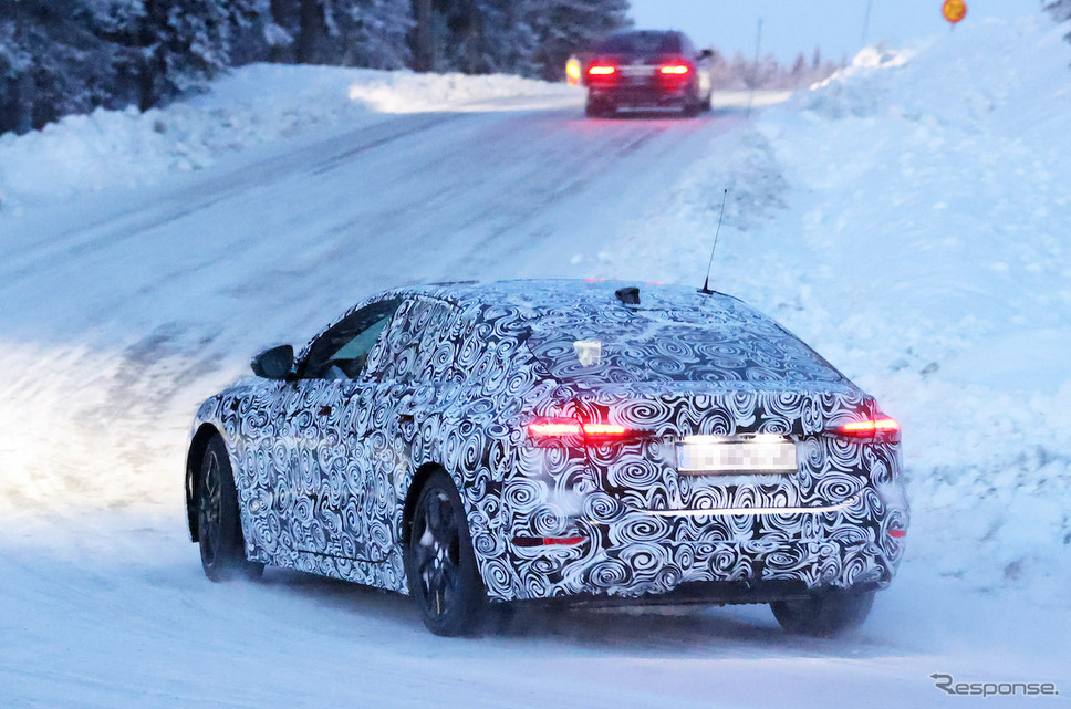 アウディ RS6 e-tron プロトタイプ(スクープ写真)《APOLLO NEWS SERVICE》