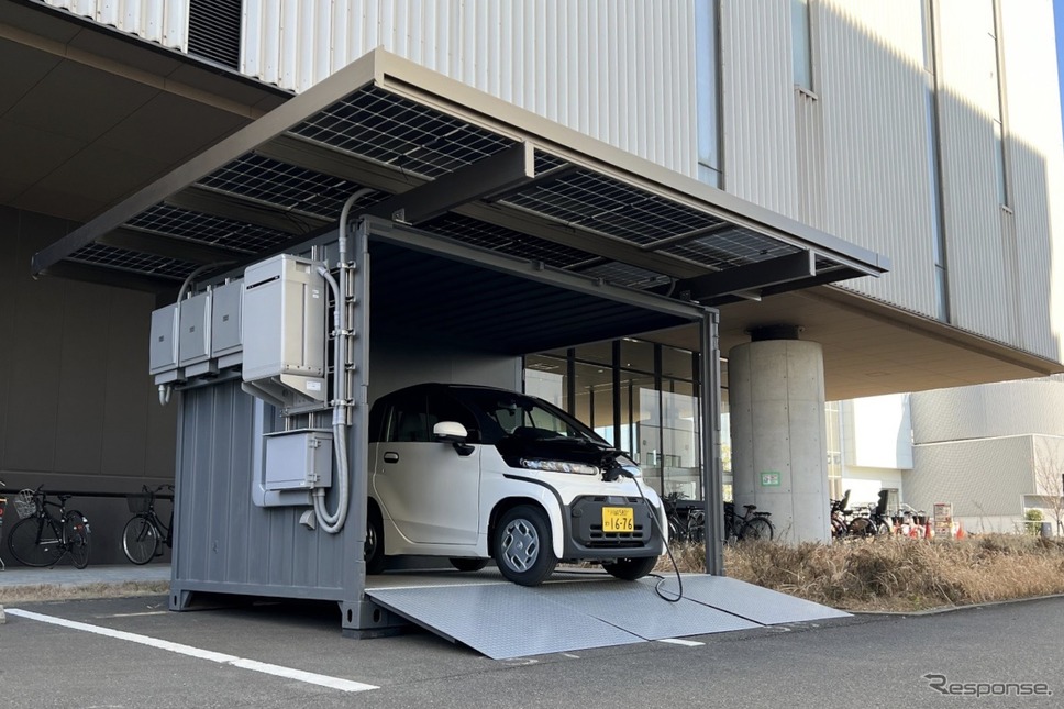 マルチモビリティステーション「E-Cube」《写真提供 OpenStreet》