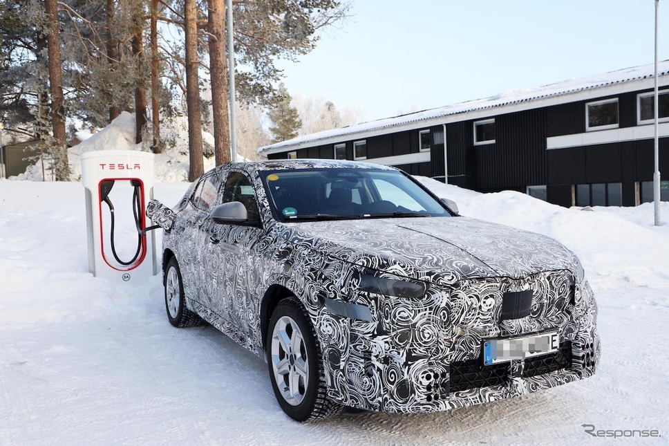 BMW iX2 市販型プロトタイプ（スクープ写真）《APOLLO NEWS SERVICE》