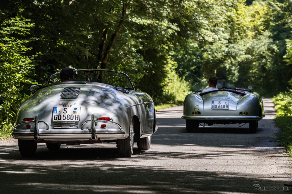 ポルシェ・タイプ356“No.1”(右)と356量産仕様《photo by Porsche》