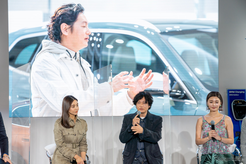 井浦さんは、BMW iX1に試乗したときが電気自動車初体験だったとのこと。《写真撮影 関口敬文》
