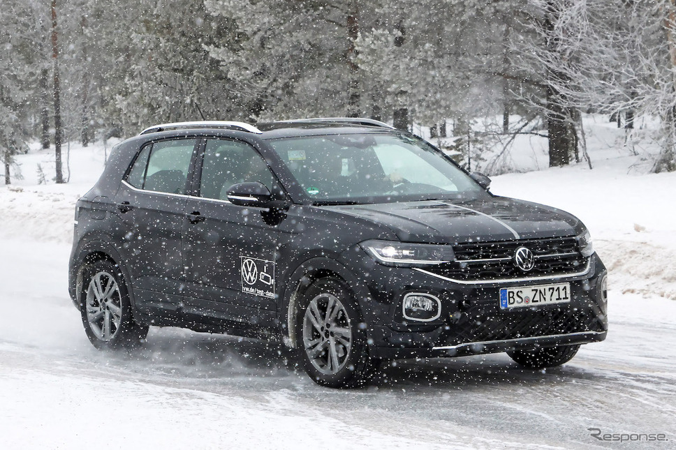VW T-Cross 改良新型プロトタイプ(スクープ写真)《APOLLO NEWS SERVICE》