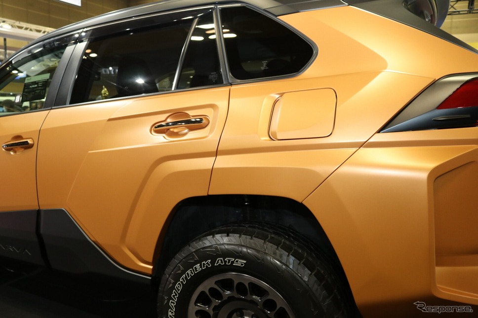 クセ強すぎなRAV4、突き抜けて格好良すぎる!…大阪オートメッセ2023《写真撮影 土田康弘》