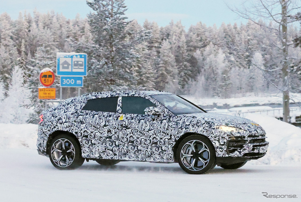 ランボルギーニ ウルスPHEV(仮)プロトタイプ(スクープ写真)《APOLLO NEWS SERVICE》