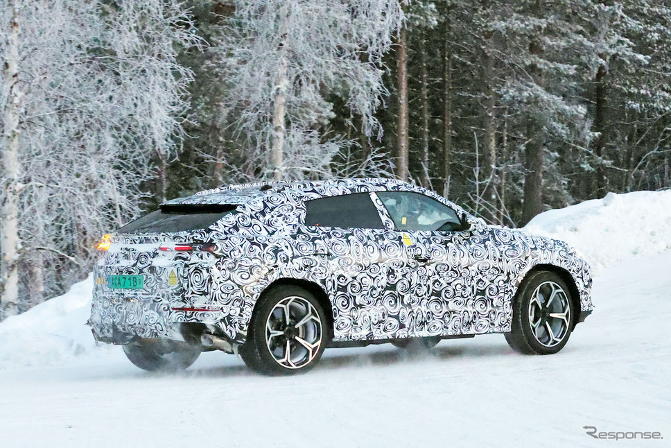 ランボルギーニ ウルスPHEV(仮)プロトタイプ(スクープ写真)《APOLLO NEWS SERVICE》
