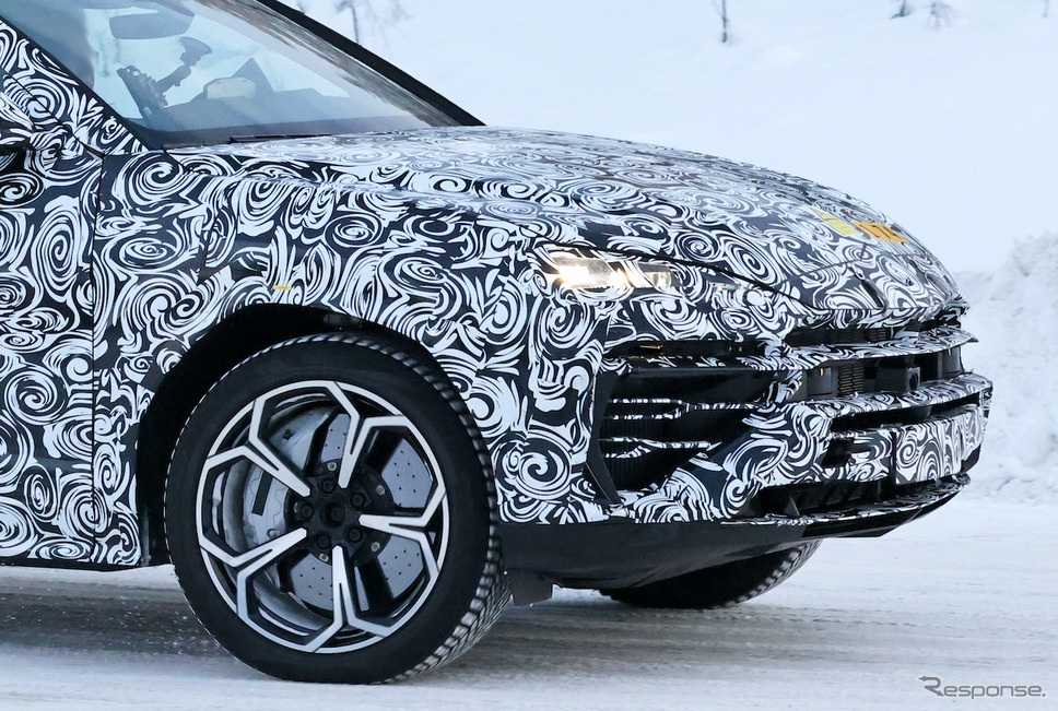 ランボルギーニ ウルスPHEV(仮)プロトタイプ(スクープ写真)《APOLLO NEWS SERVICE》