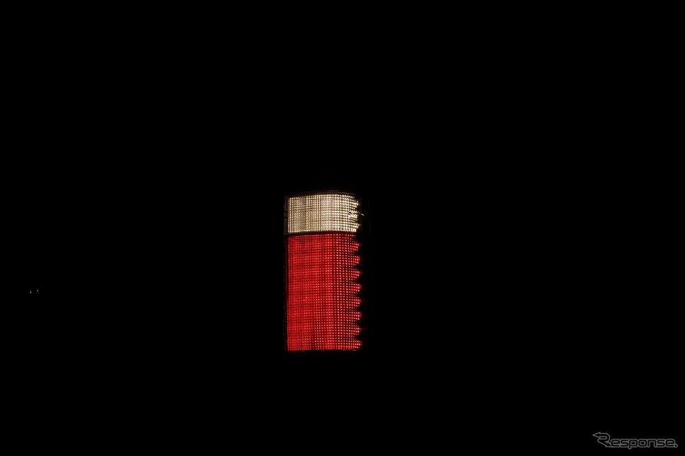 暗闇での点灯時《写真提供:フレックス》