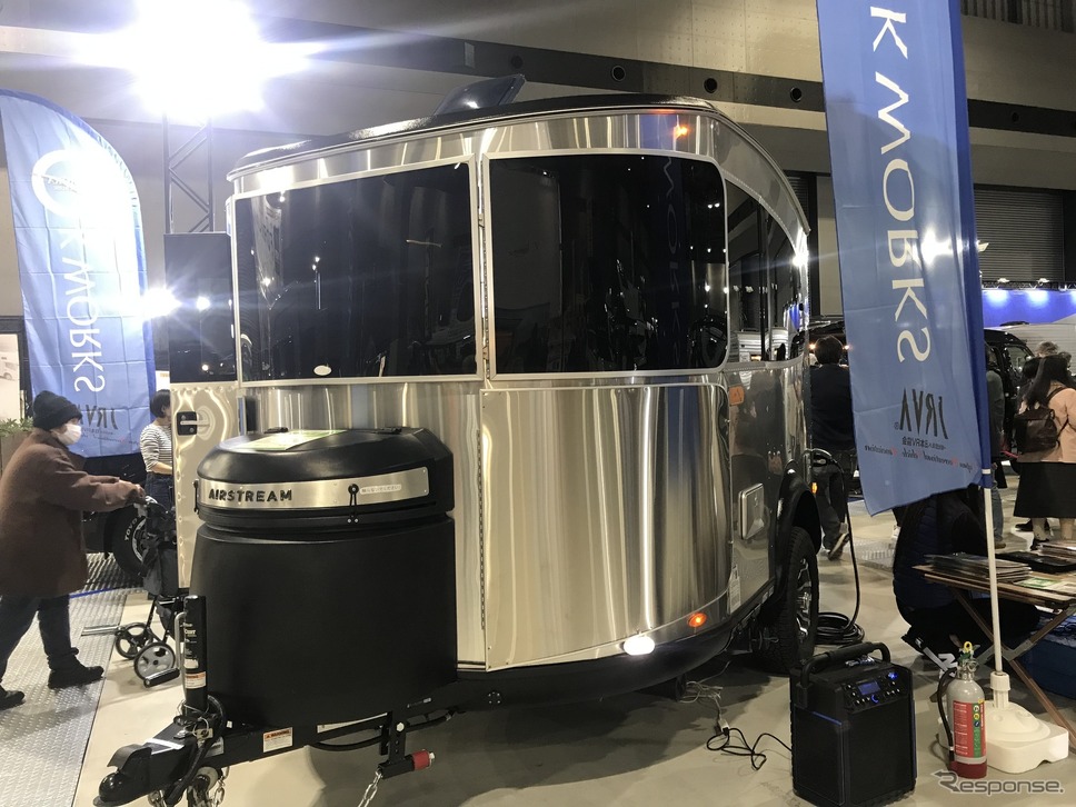 K-WORKSが展示したエアストリーム Basecamp X 16Feet《写真撮影 南部武寛》