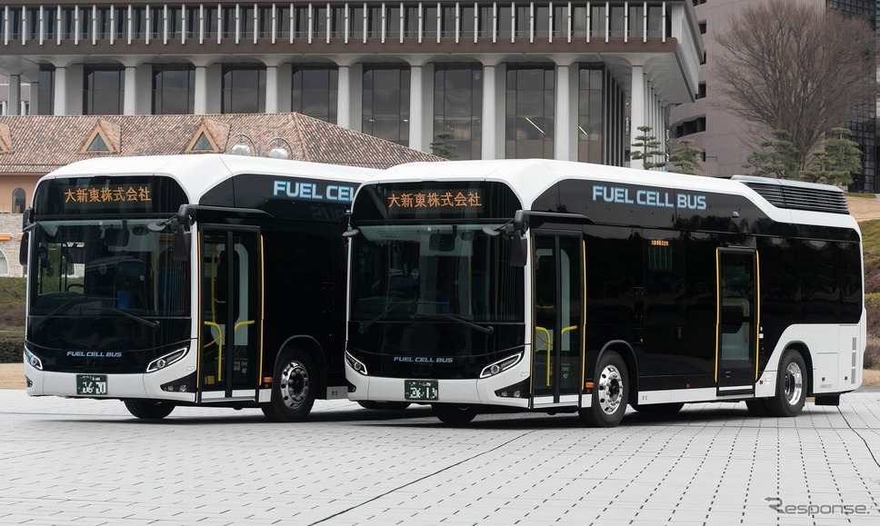 東京・八王子地区に新たに導入した燃料電池バス《写真提供：シダックス》
