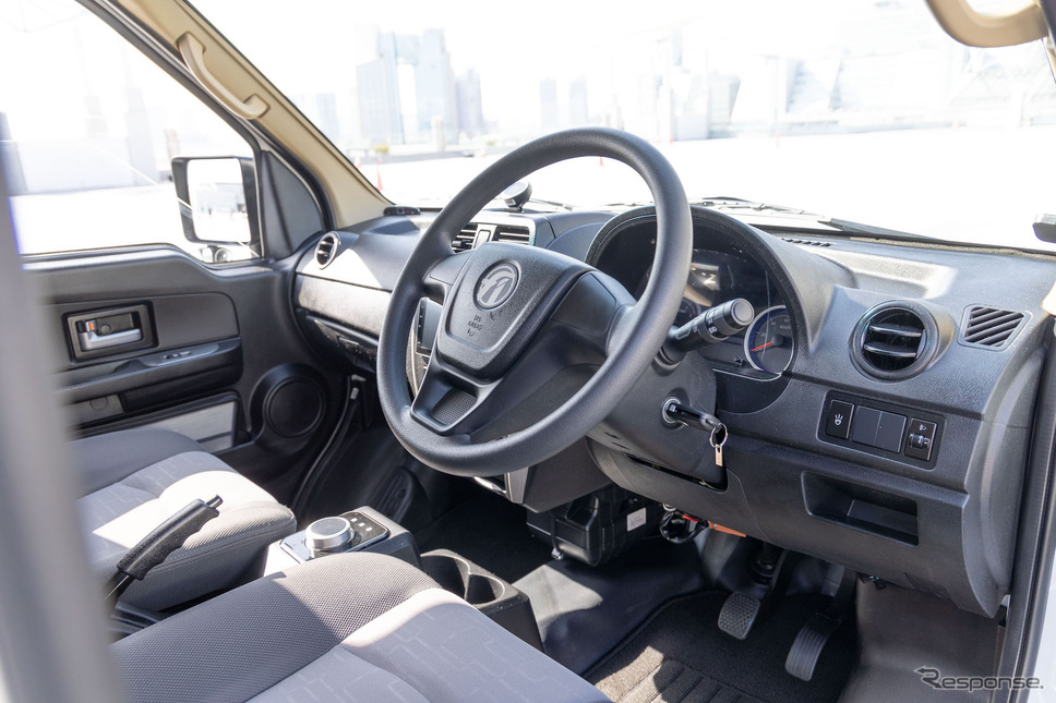 丸紅オートモーティブ / Folofly EV F1 VAN(IAAE 2023)《写真撮影 宮越孝政》