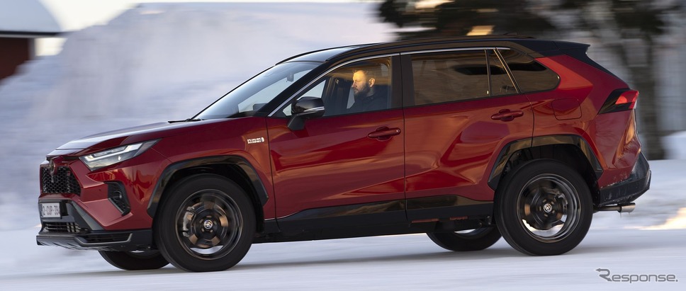 トヨタ RAV4 プラグインハイブリッド の「GRスポーツ」(欧州仕様)《photo by Toyota》