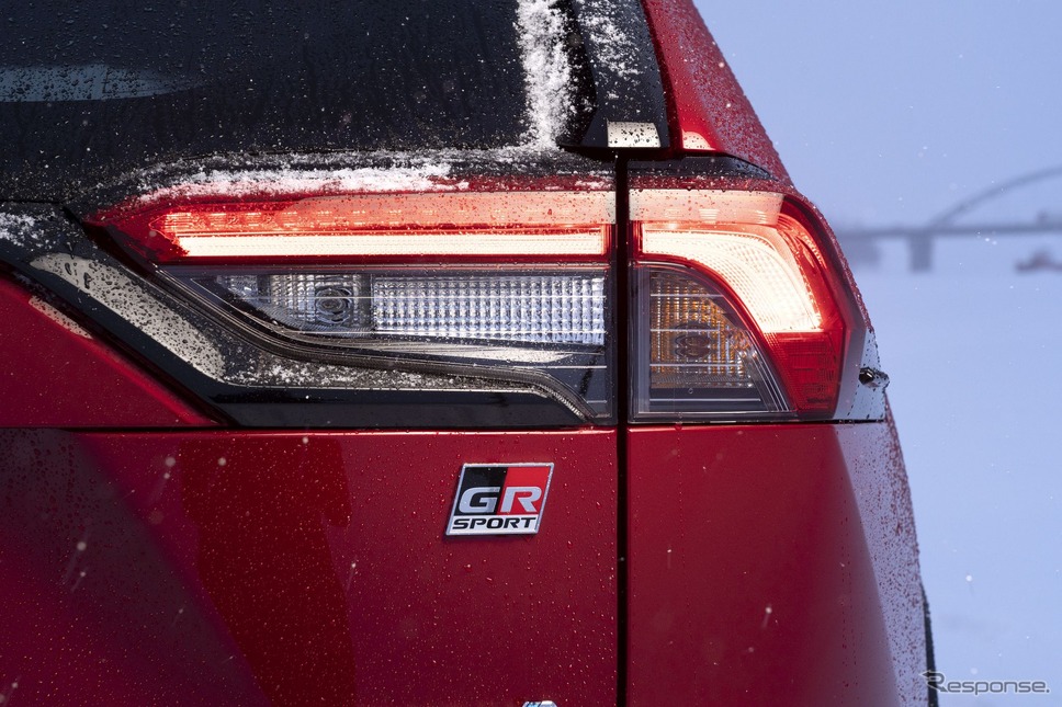 トヨタ RAV4 プラグインハイブリッド の「GRスポーツ」(欧州仕様)《photo by Toyota》