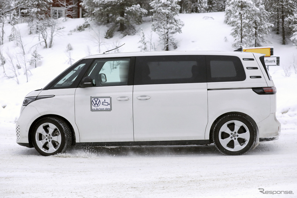 VW ID.BUZZ ロングホイールベースのプロトタイプ(スクープ写真)《APOLLO NEWS SERVICE》