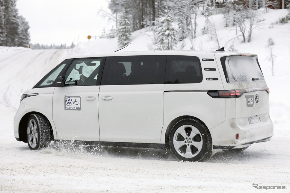 VW ID.BUZZ ロングホイールベースのプロトタイプ(スクープ写真)《APOLLO NEWS SERVICE》