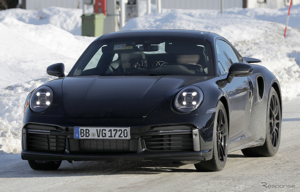 ポルシェ 911ターボ 改良新型プロトタイプ(スクープ写真)《APOLLO NEWS SERVICE》