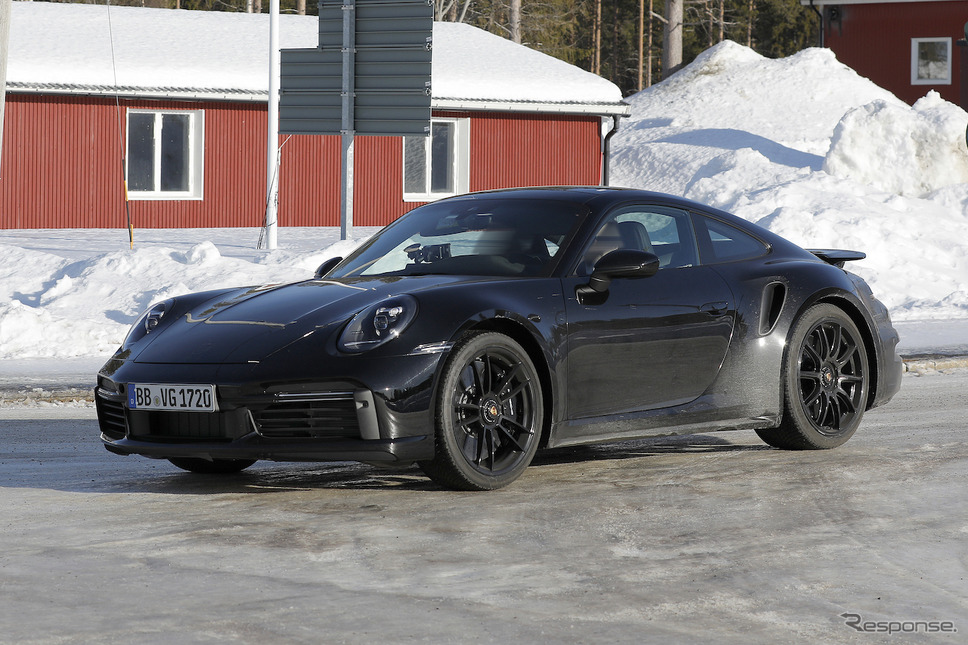 ポルシェ 911ターボ 改良新型プロトタイプ(スクープ写真)《APOLLO NEWS SERVICE》