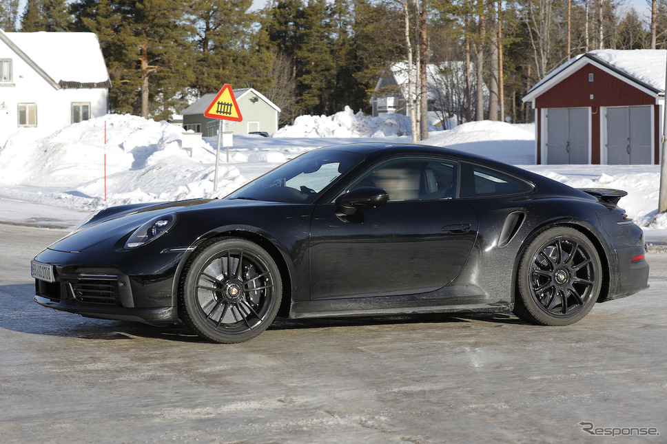 ポルシェ 911ターボ 改良新型プロトタイプ(スクープ写真)《APOLLO NEWS SERVICE》