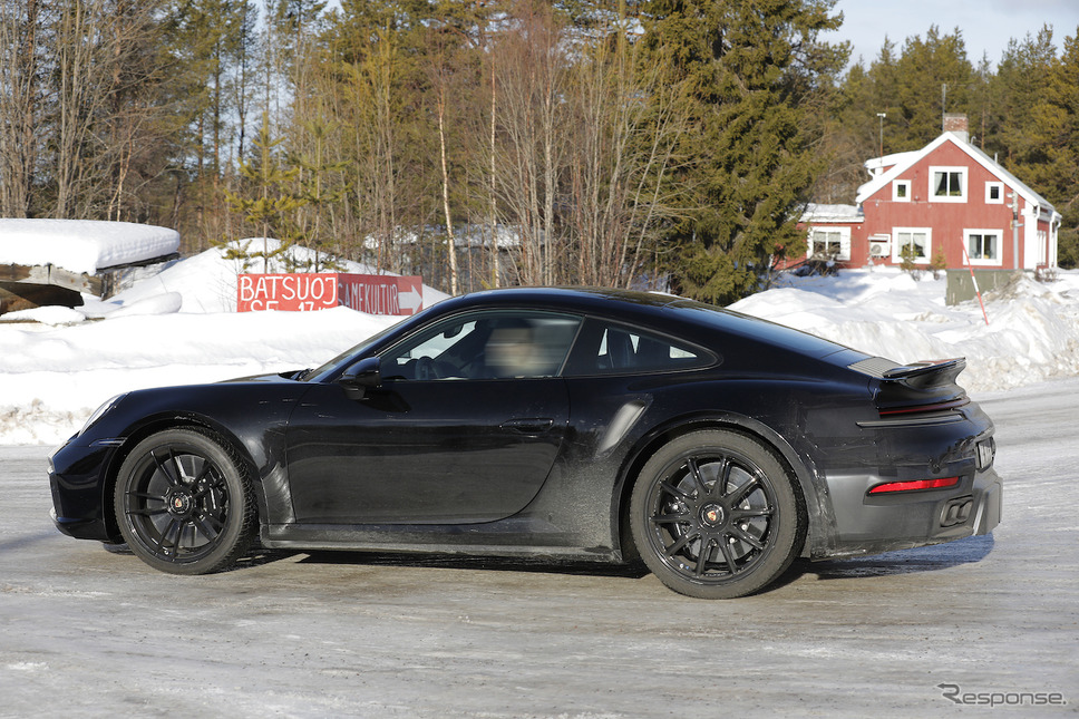 ポルシェ 911ターボ 改良新型プロトタイプ(スクープ写真)《APOLLO NEWS SERVICE》