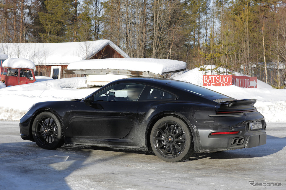 ポルシェ 911ターボ 改良新型プロトタイプ(スクープ写真)《APOLLO NEWS SERVICE》