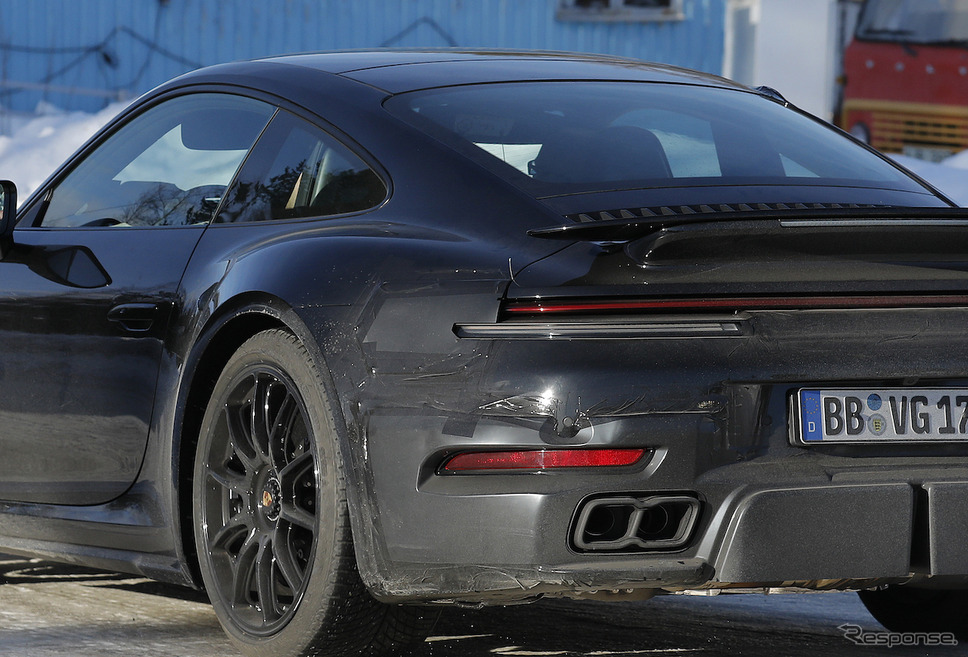 ポルシェ 911ターボ 改良新型プロトタイプ(スクープ写真)《APOLLO NEWS SERVICE》