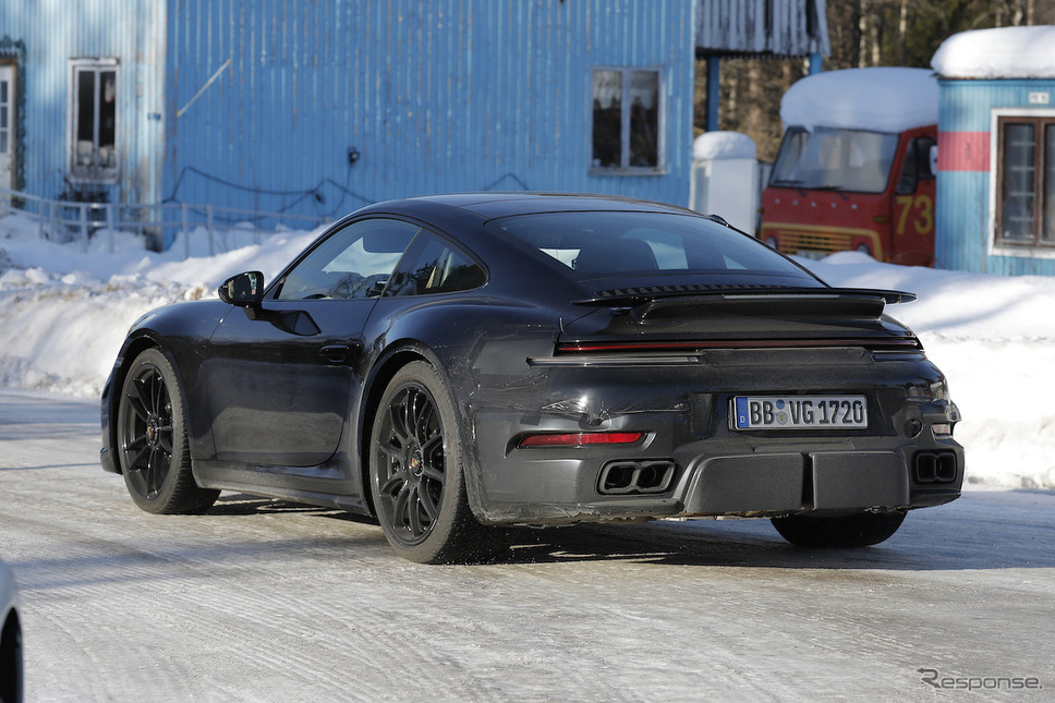 ポルシェ 911ターボ 改良新型プロトタイプ(スクープ写真)《APOLLO NEWS SERVICE》