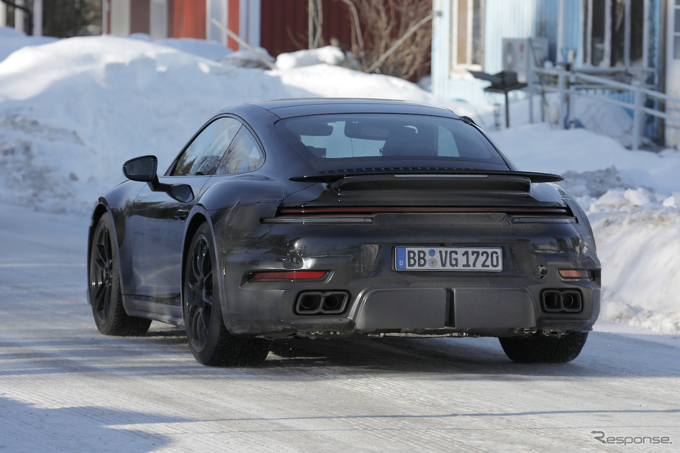 ポルシェ 911ターボ 改良新型プロトタイプ(スクープ写真)《APOLLO NEWS SERVICE》