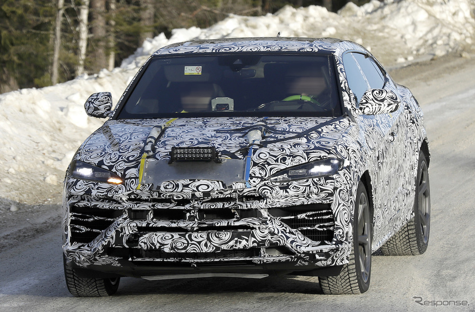 ランボルギーニ ウルスPHEV プロトタイプ(スクープ写真)《APOLLO NEWS SERVICE》