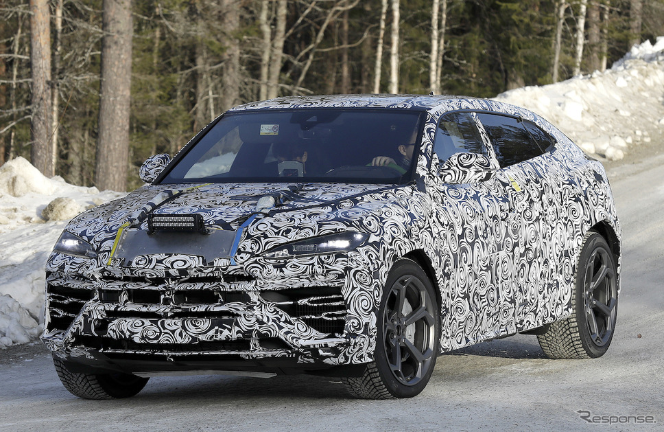 ランボルギーニ ウルスPHEV プロトタイプ(スクープ写真)《APOLLO NEWS SERVICE》