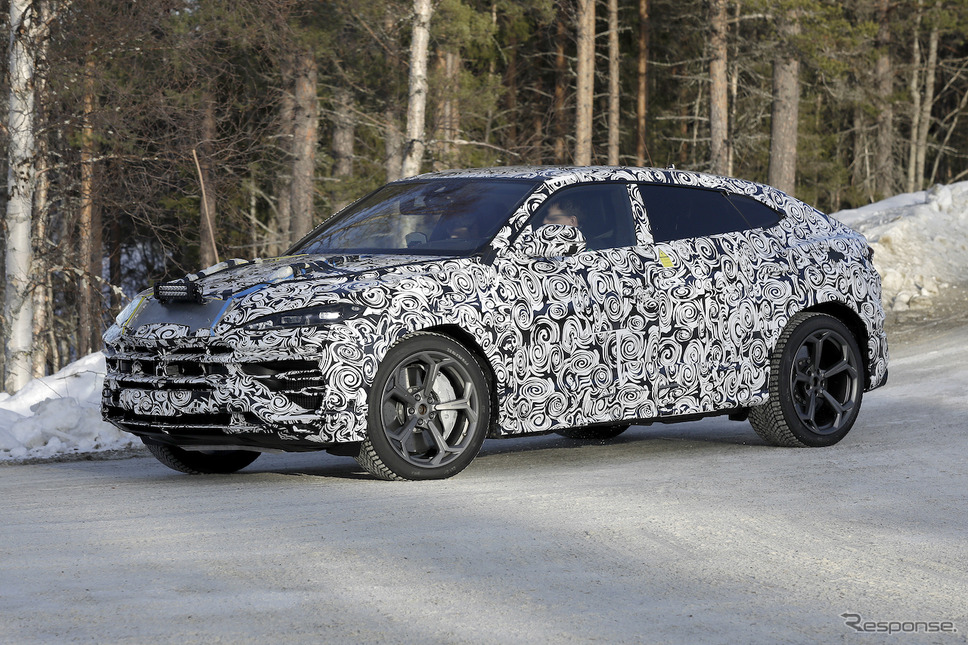 ランボルギーニ ウルスPHEV プロトタイプ(スクープ写真)《APOLLO NEWS SERVICE》