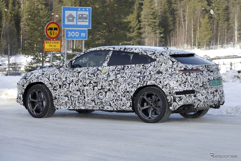ランボルギーニ ウルスPHEV プロトタイプ(スクープ写真)《APOLLO NEWS SERVICE》