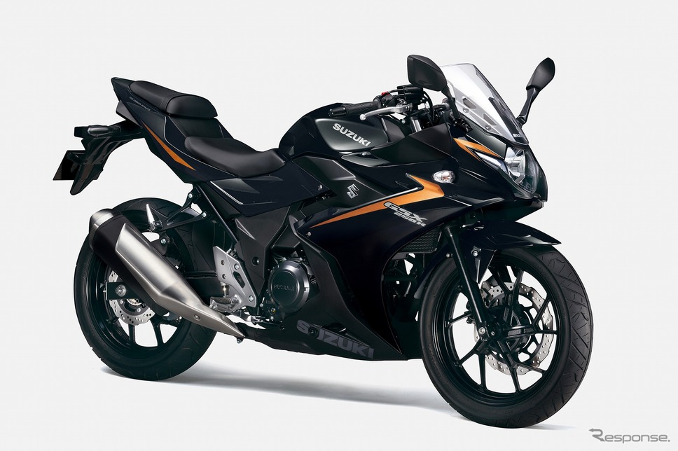 スズキ GSX250R(ブラック)《写真提供:スズキ》