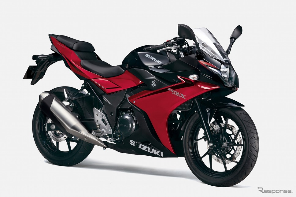 スズキ GSX250R(レッド/ブラック)《写真提供:スズキ》