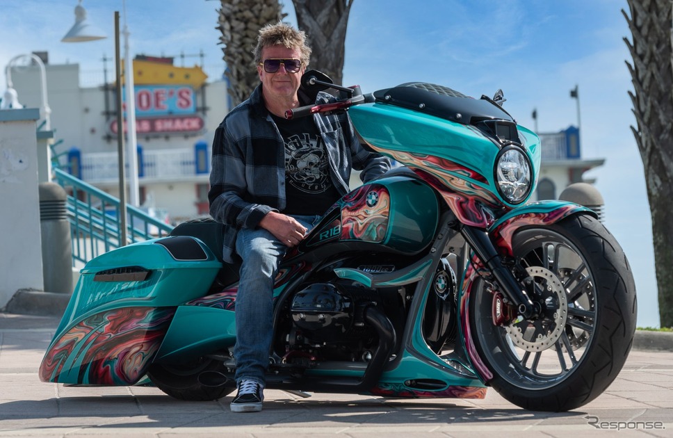 BMW R18B HEAVY DUTYとフレッド・コドリン氏《photo by BMW》