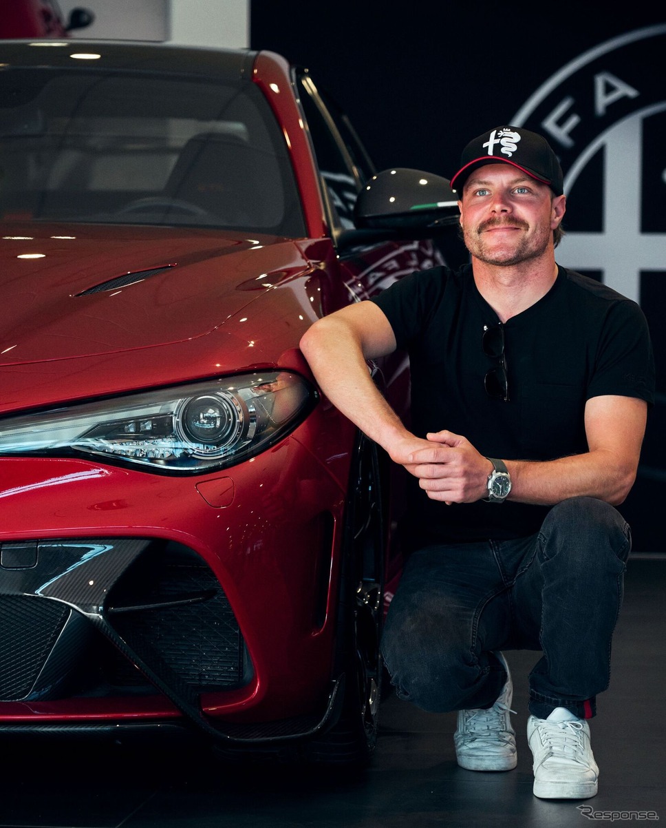 アルファロメオ・ジュリア GTAm 新型とバルテリ・ボッタス選手《photo by Alfa Romeo》