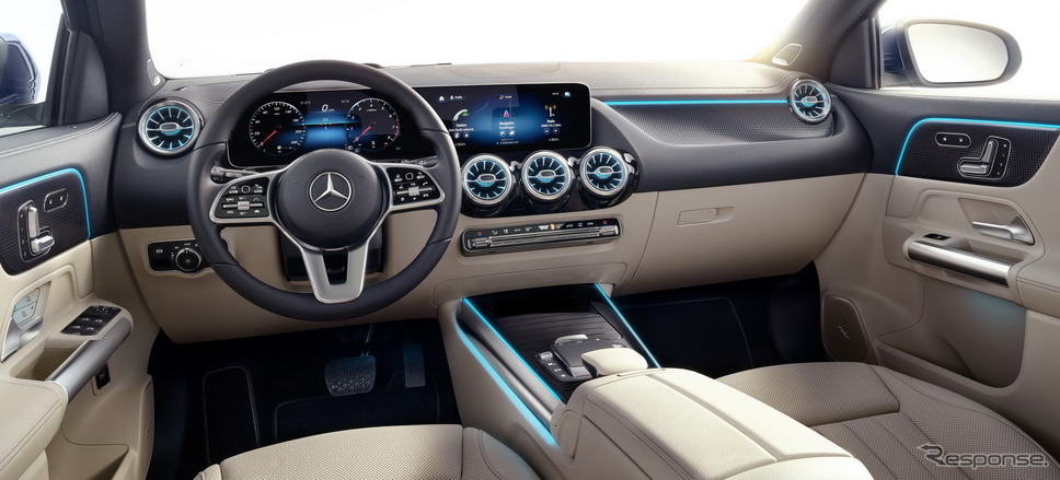 メルセデスベンツ GLA 現行型(参考)《photo by Mercedes-Benz》