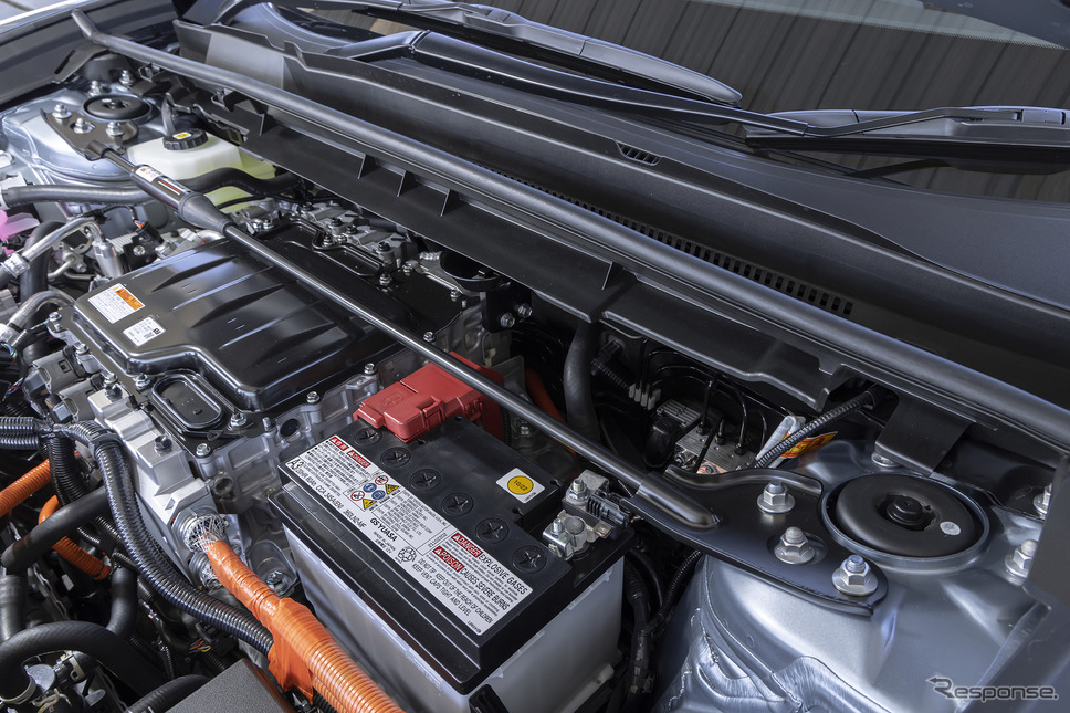 レクサス RZ450e にはヤマハ発動機のパフォーマンスダンパーが装着されている。《写真撮影 郡大二郎》