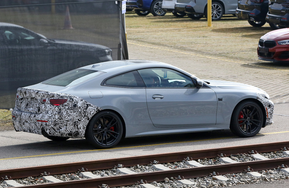 BMW 4シリーズ クーペ 改良新型プロトタイプ(スクープ写真)《APOLLO NEWS SERVICE》