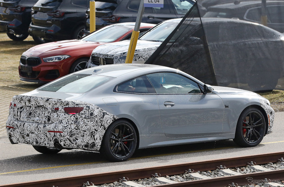 BMW 4シリーズ クーペ 改良新型プロトタイプ(スクープ写真)《APOLLO NEWS SERVICE》