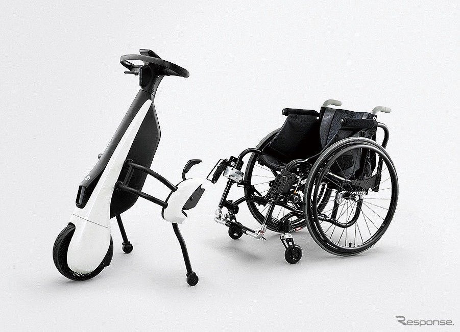 トヨタ C+walkシリーズ車いす連結タイプ(プロトタイプ/車いすは除く)《写真提供:トヨタ自動車》