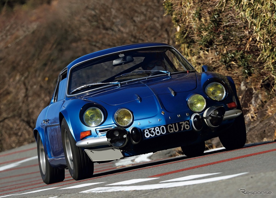 初代アルピーヌ A110 1600S (c)CAR GRAPHIC《写真提供 アルピーヌ・ジャポン》
