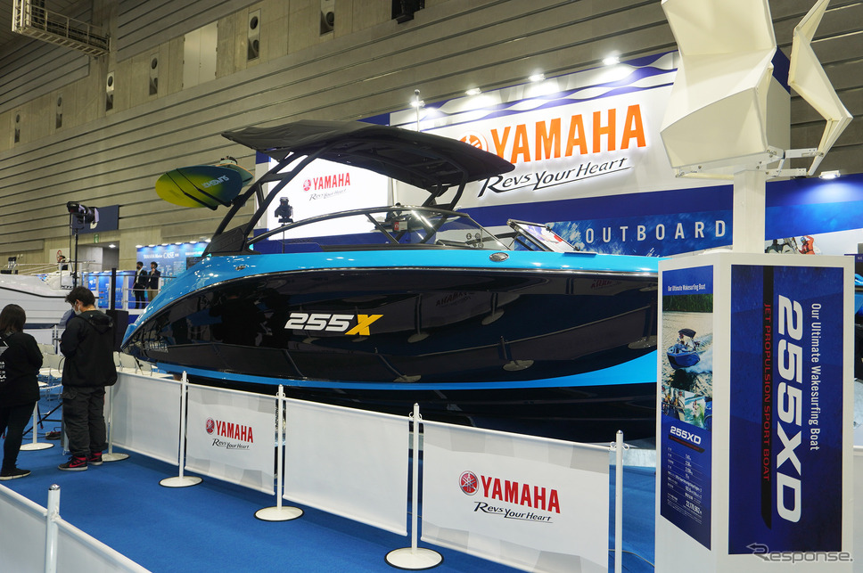 スポーツボートのヤマハ255X（ジャパン・インターナショナルボートショー2023）《写真撮影 宮崎壮人》