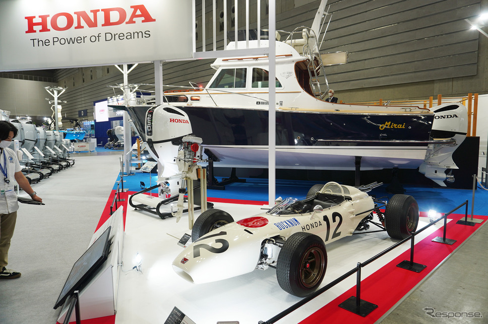 ホンダはエンジンの歴史を思わせる展示も（ジャパン・インターナショナルボートショー2023）《写真撮影 宮崎壮人》