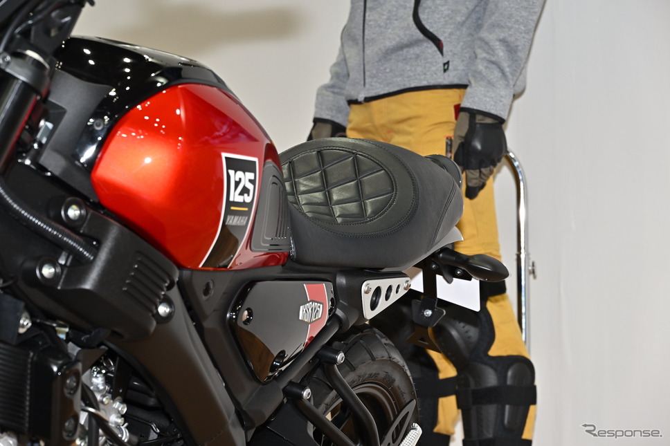 ヤマハ XSR125 アクセサリーパーツ装着車(東京モーターサイクルショー2023)《写真撮影 雪岡直樹》