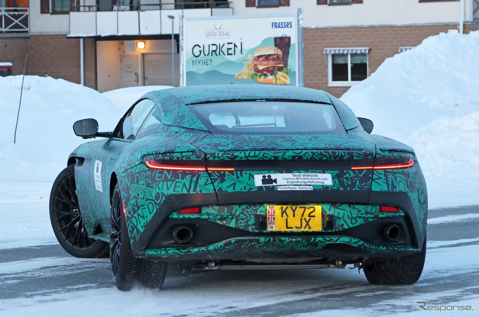 アストンマーティン DB11 後継モデルのプロトタイプ(スクープ写真)《APOLLO NEWS SERVICE》