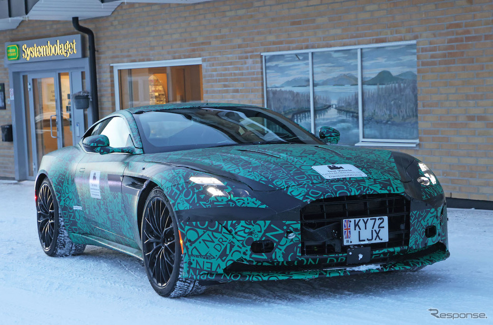 アストンマーティン DB11 後継モデルのプロトタイプ(スクープ写真)《APOLLO NEWS SERVICE》