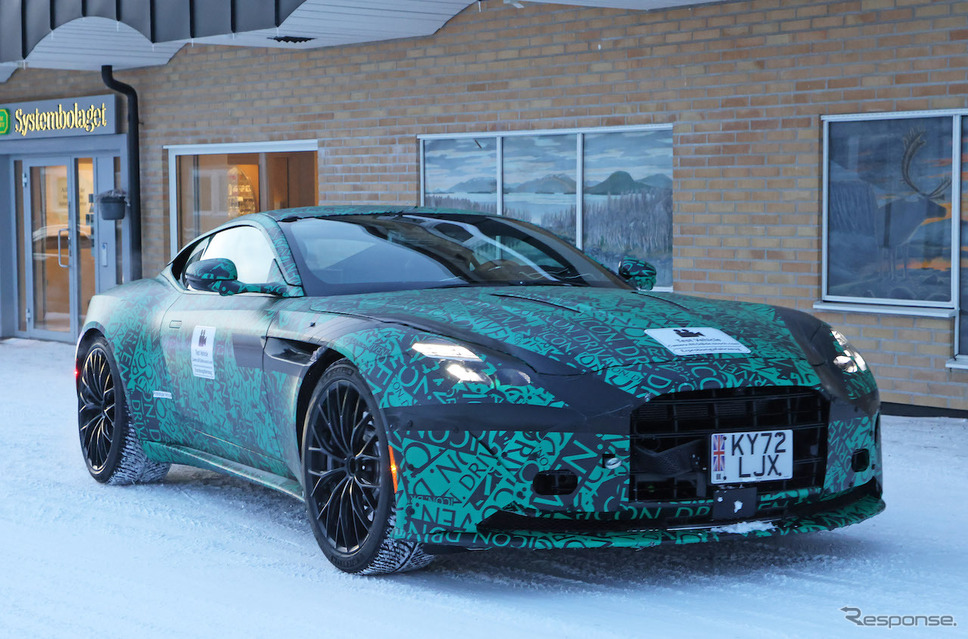 アストンマーティン DB11 後継モデルのプロトタイプ(スクープ写真)《APOLLO NEWS SERVICE》