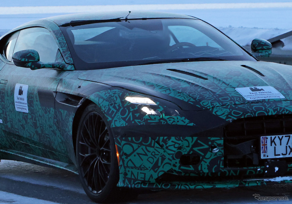 アストンマーティン DB11 後継モデルのプロトタイプ(スクープ写真)《APOLLO NEWS SERVICE》