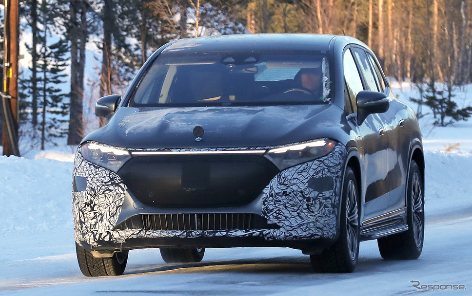 メルセデスマイバッハ EQS SUV プロトタイプ(スクープ写真)《APOLLO NEWS SERVICE》
