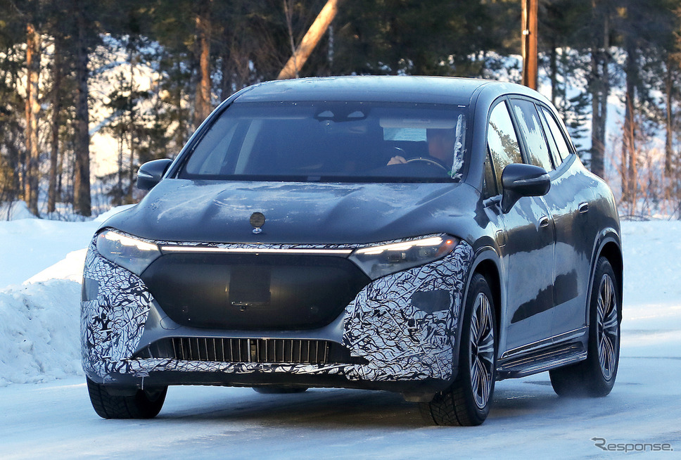 メルセデスマイバッハ EQS SUV プロトタイプ(スクープ写真)《APOLLO NEWS SERVICE》