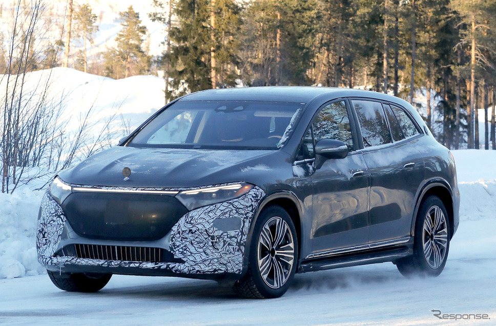 メルセデスマイバッハ EQS SUV プロトタイプ(スクープ写真)《APOLLO NEWS SERVICE》